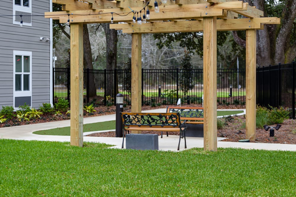 Senior Apartments in Zephyrhills FL: Choosing Local Support